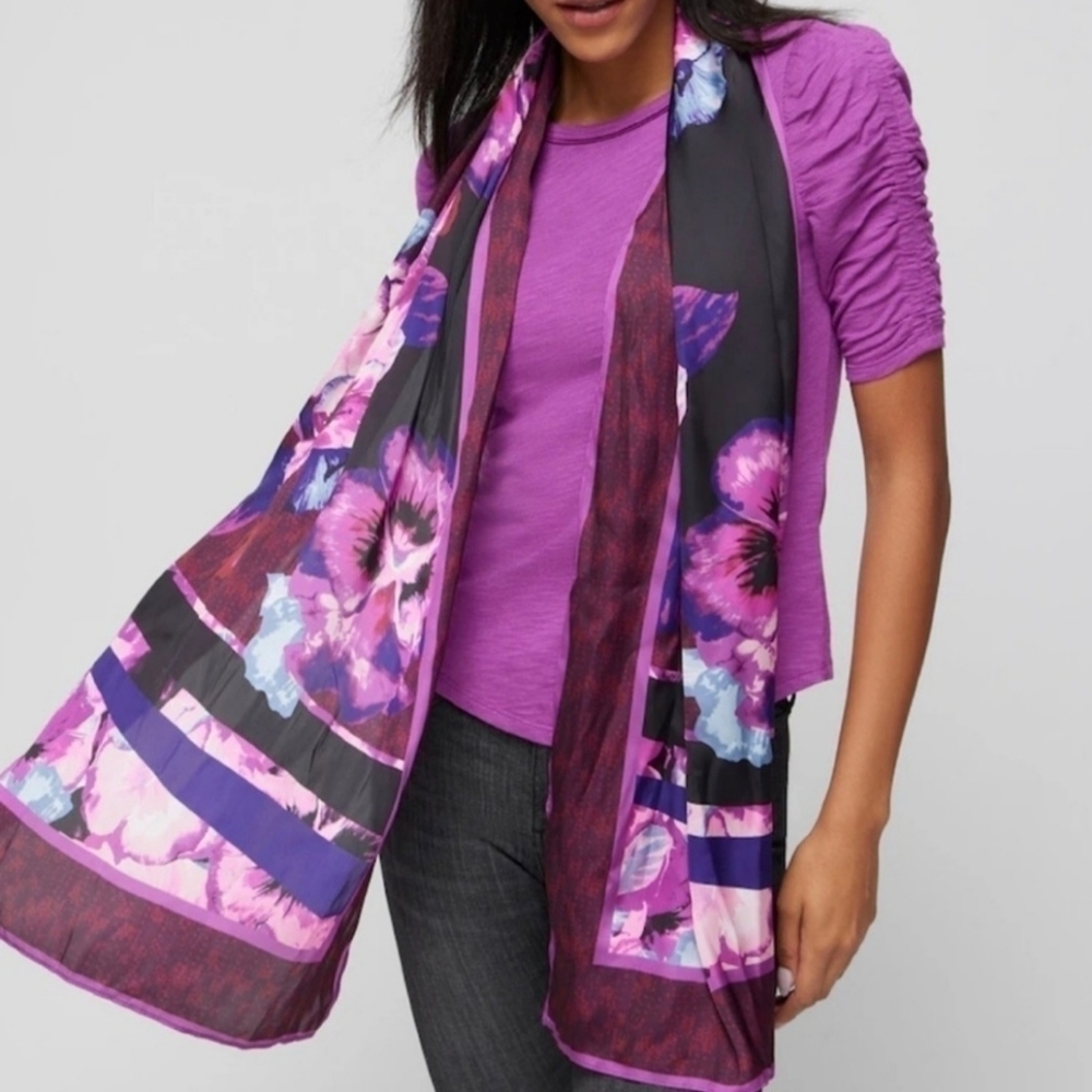 NWT White House Black Market Viola Oblong Scarf - Picture 2 of 3